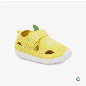 Stride Rite Splash sandals in lemon